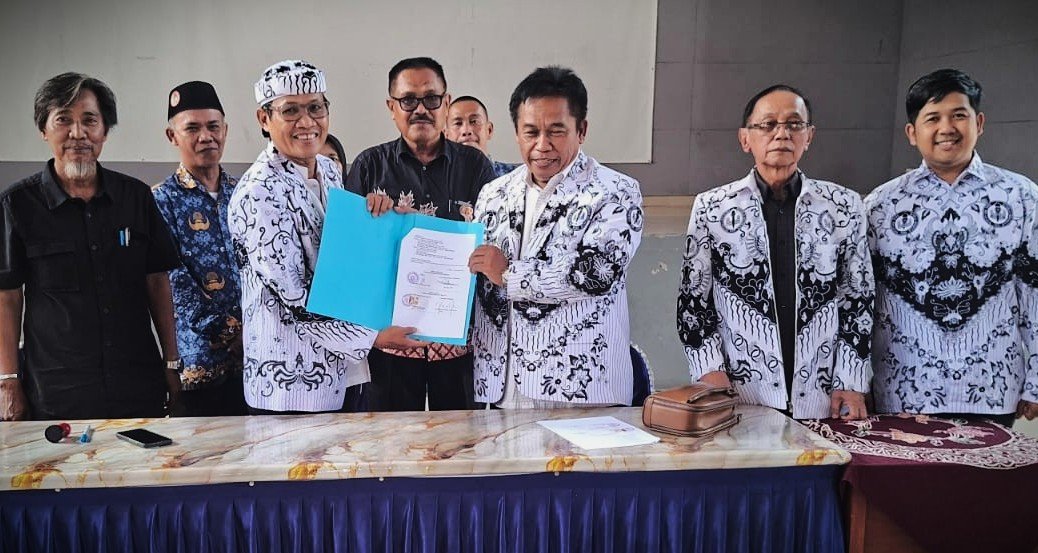 MoU antara Universitas Lingga Buwana dengan PGRI Kab. Bekasi