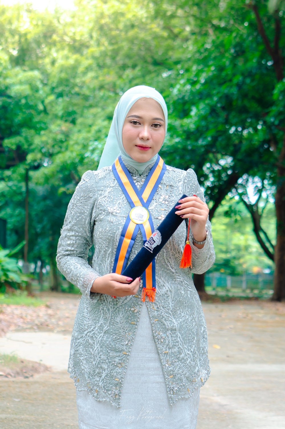 contoh wisuda 