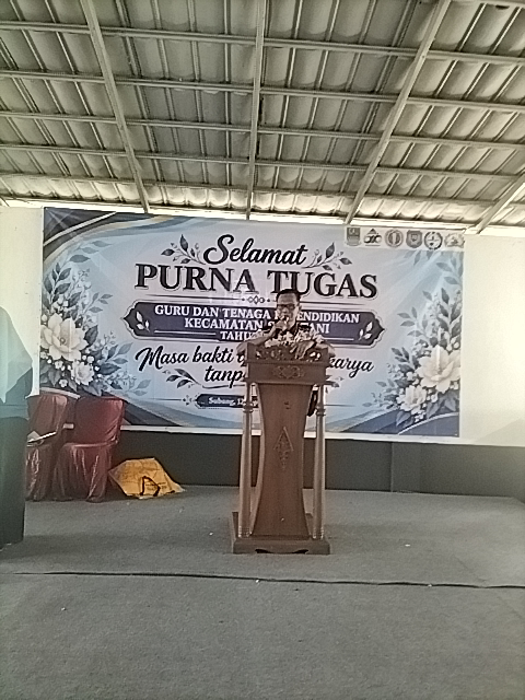 Sambutan Korwil Sukatani/Kabid Kaderisasi dan Organisasi PGRI Kab Bekasi pada acara Melepas Purnabakti Guru dan Tenaga Kependidikan Kecamatan Sukatani